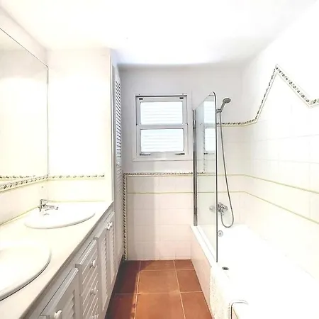 Spacious Villa9 Spectacular View 펜션 Troquerias